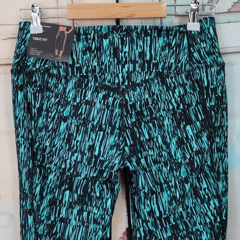 Nike Power Poly screen Printed Capri crop pants‎